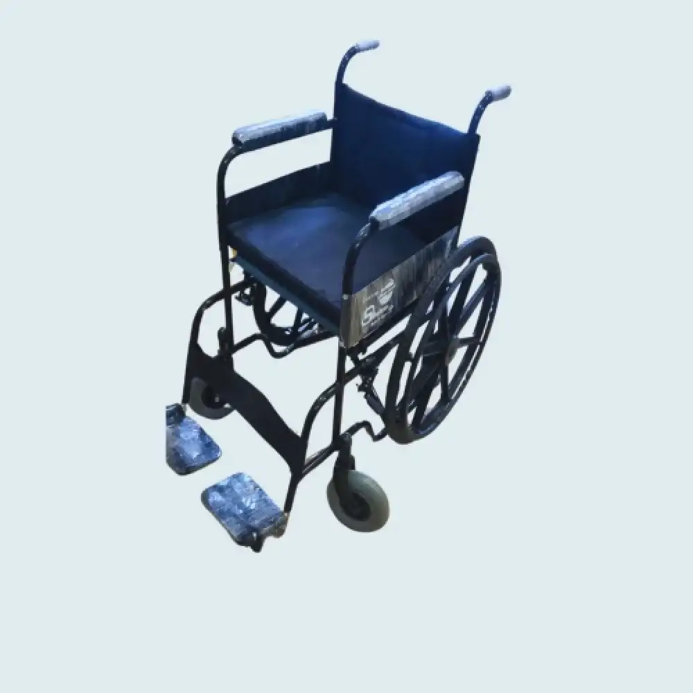 كرسي متحرك بفتحة حمام